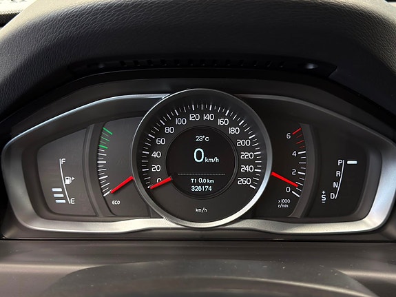Volvo V70 18 of 28