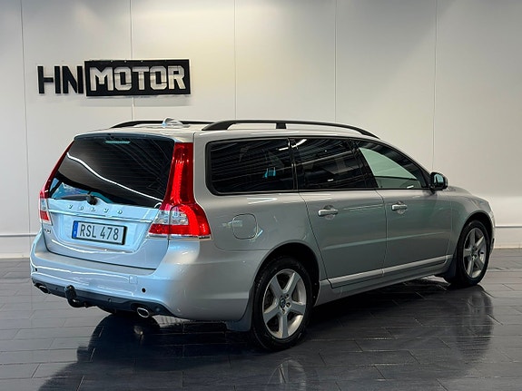 Volvo V70 7 of 28