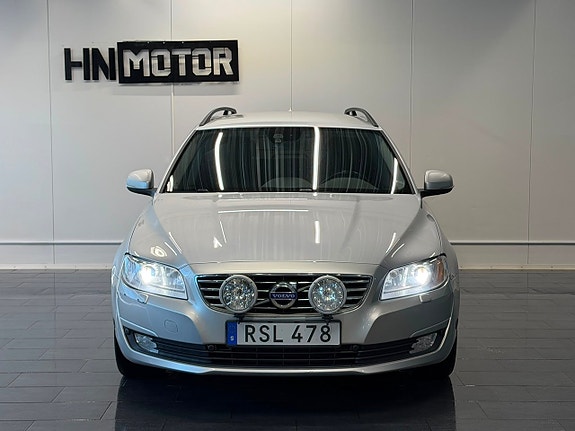 Volvo V70 4 of 28