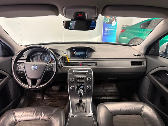 Volvo V70 16 of 28