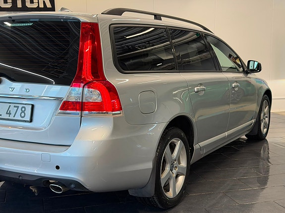 Volvo V70 10 of 28