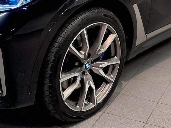 BMW X7 12 of 30