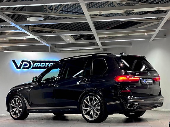 BMW X7 4 of 30