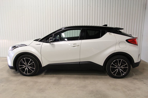 Toyota C-HR 3 of 28