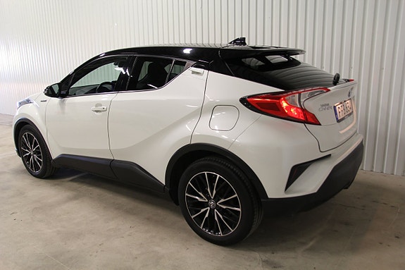Toyota C-HR 4 of 28