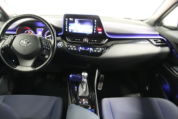 Toyota C-HR 16 of 28