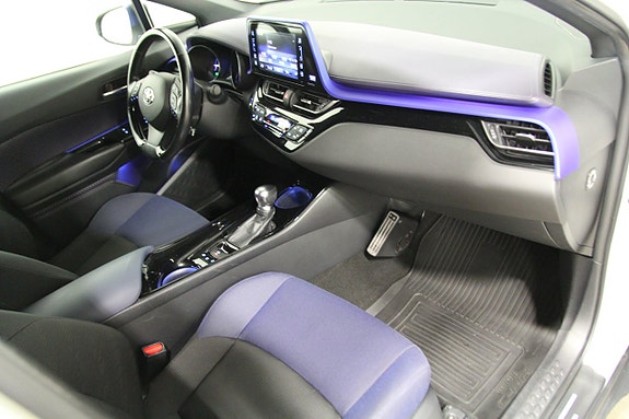 Toyota C-HR 15 of 28