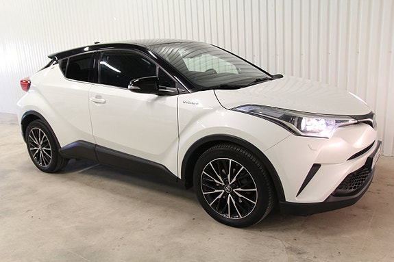 Toyota C-HR 12 of 28