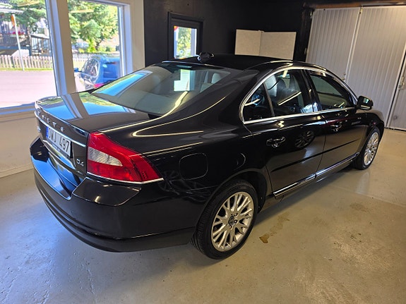 Volvo S80 3 of 12