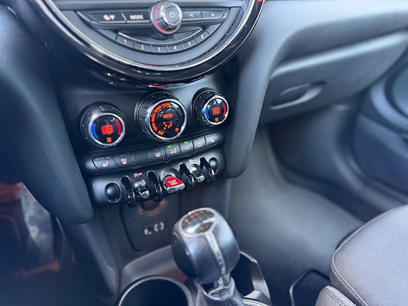 MINI Cooper 12 of 13