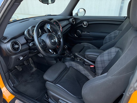 MINI Cooper 8 of 13