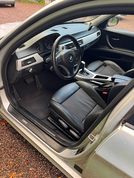 BMW 320d 5 of 6
