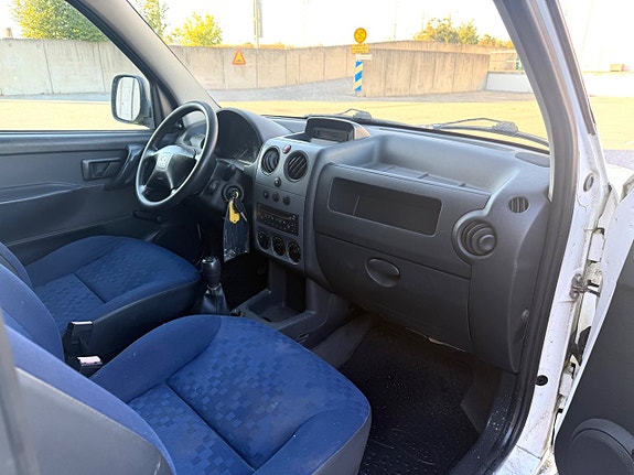 Peugeot Partner 8 of 10