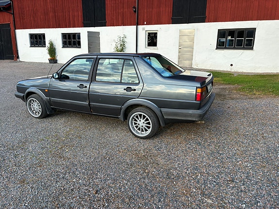 Volkswagen Jetta 4 of 8