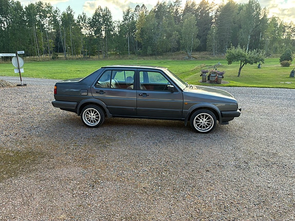 Volkswagen Jetta 3 of 8