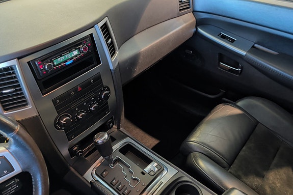 Jeep Grand Cherokee 10 of 16
