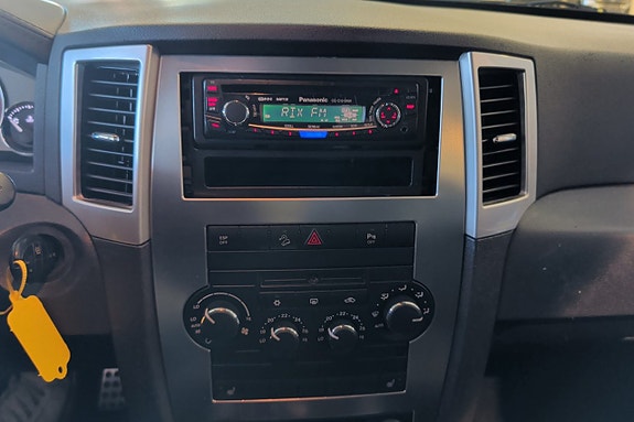 Jeep Grand Cherokee 9 of 16
