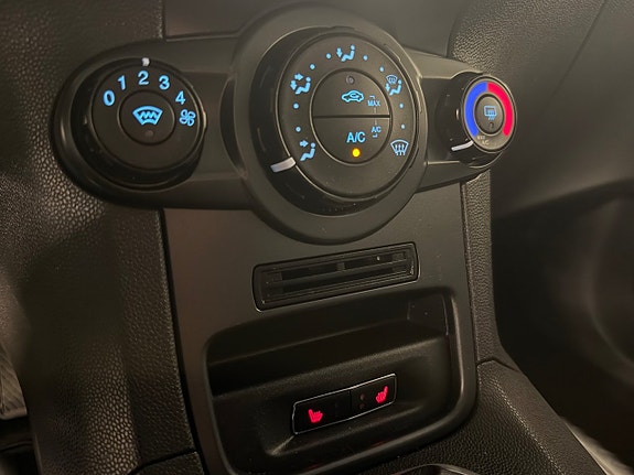 Ford Fiesta 10 of 13
