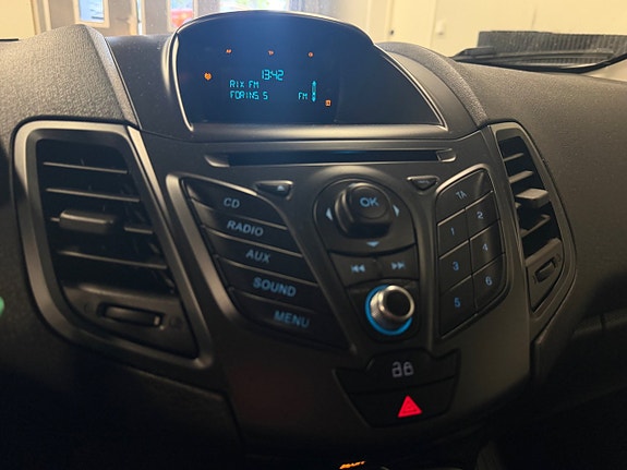 Ford Fiesta 11 of 13