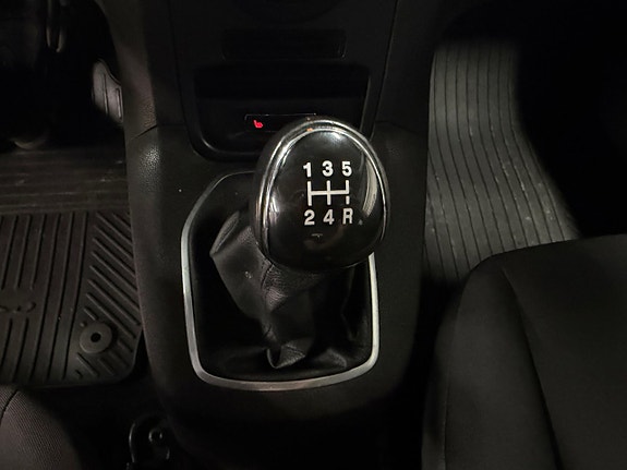 Ford Fiesta 9 of 13