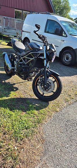 Suzuki SV650 4 of 4