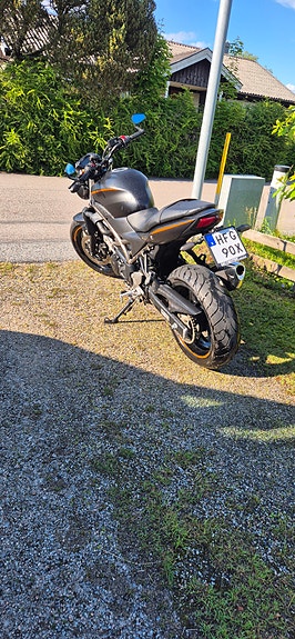 Suzuki SV650 2 of 4