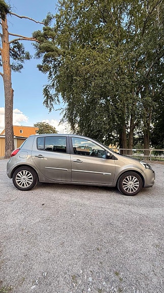 Renault Clio 6 of 7