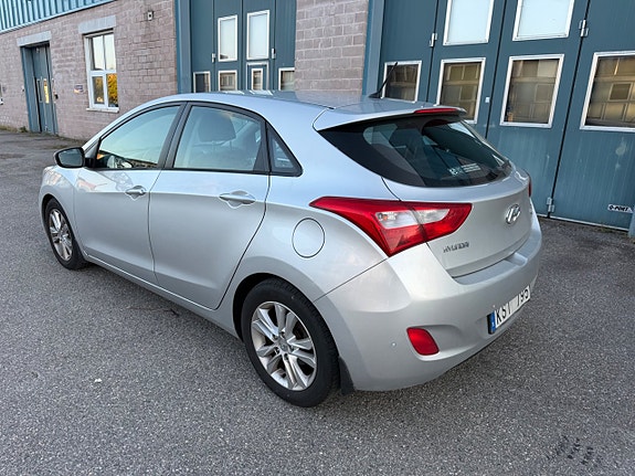 Hyundai i30 4 of 6