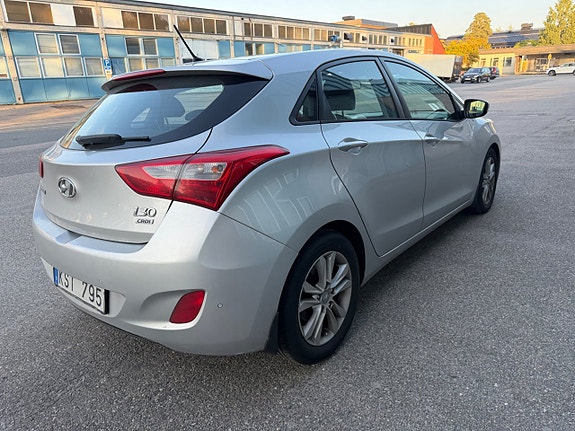 Hyundai i30 3 of 6