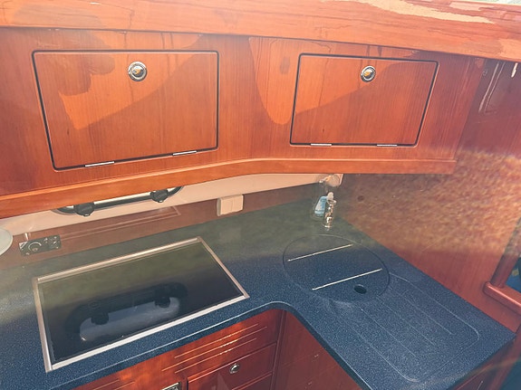 Aquador 28 C 5 of 12
