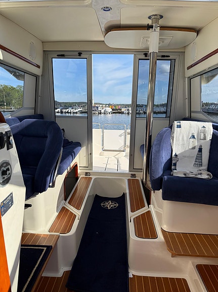 Aquador 28 C 8 of 12