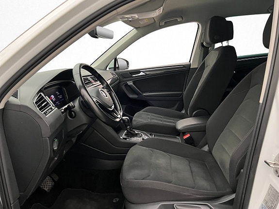 Volkswagen Tiguan 8 of 25