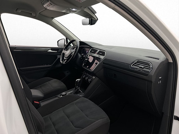 Volkswagen Tiguan 10 of 25