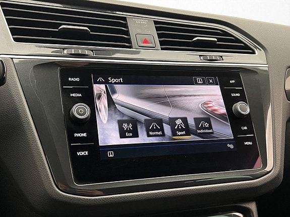 Volkswagen Tiguan 17 of 25