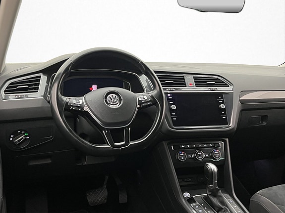 Volkswagen Tiguan 9 of 25
