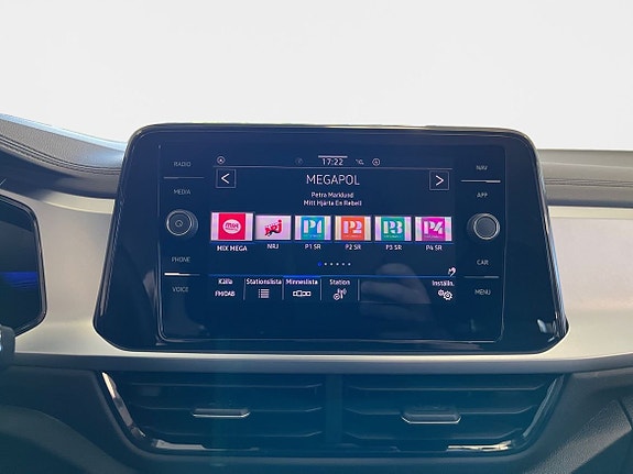 Volkswagen T-Roc 10 of 14