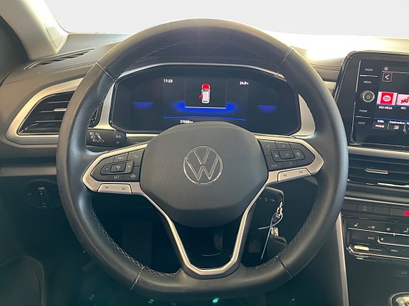 Volkswagen T-Roc 11 of 14