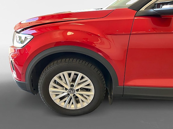 Volkswagen T-Roc 13 of 14