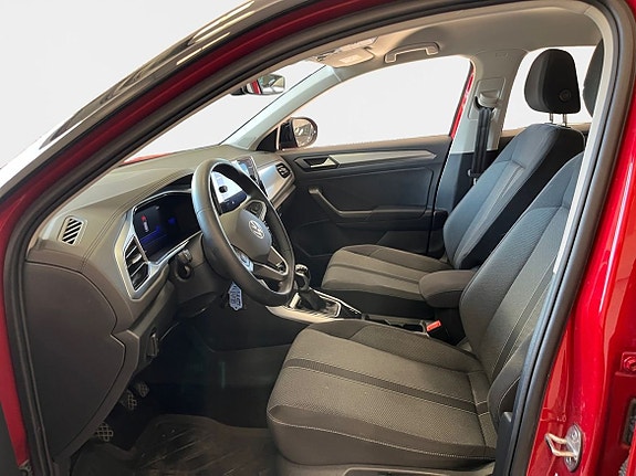 Volkswagen T-Roc 8 of 14
