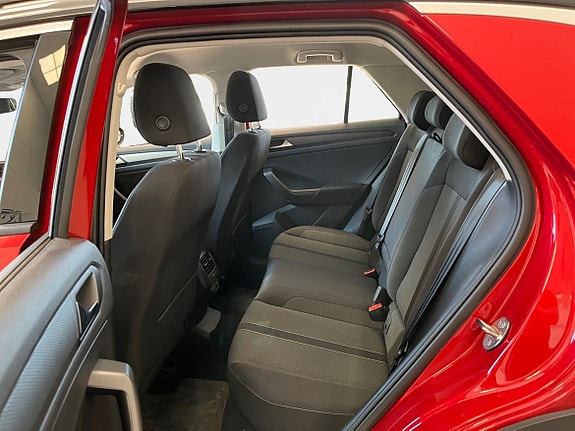 Volkswagen T-Roc 12 of 14