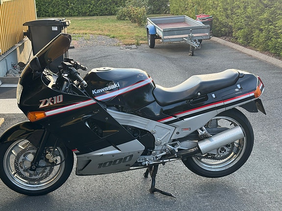 Kawasaki ZX 10 3 of 4