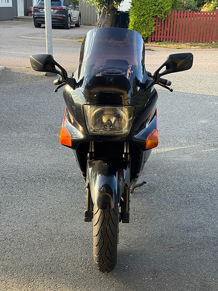 Kawasaki ZX 10 2 of 4