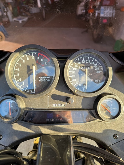 Kawasaki ZX 10 4 of 4