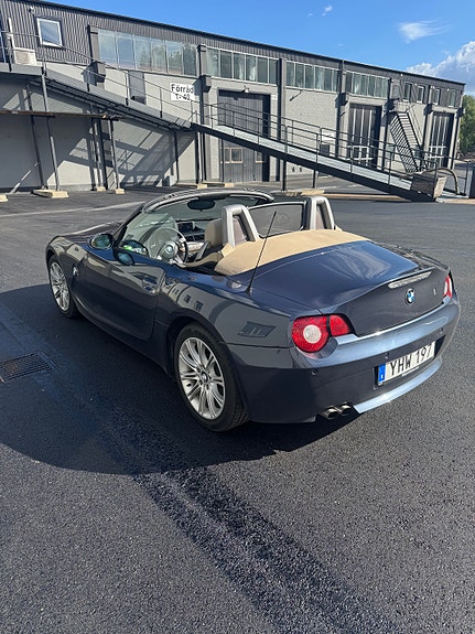 BMW Z4 2 of 6