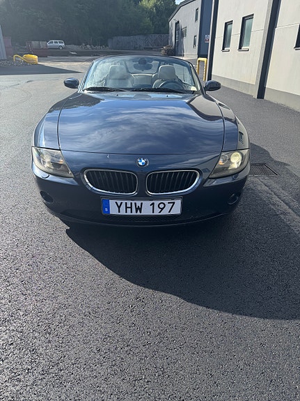 BMW Z4 3 of 6