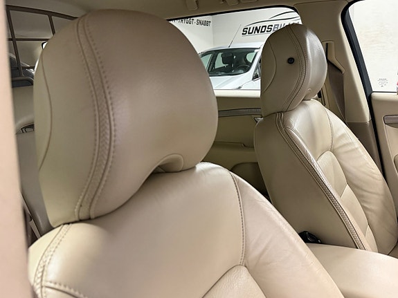 Volvo XC70 7 of 15