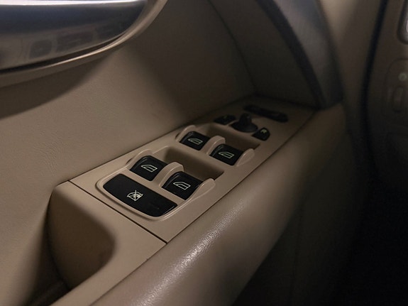 Volvo XC70 15 of 15