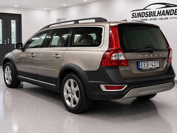 Volvo XC70 3 of 15