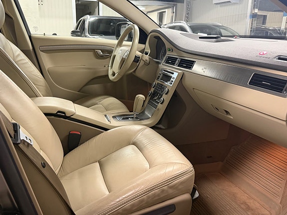 Volvo XC70 6 of 15