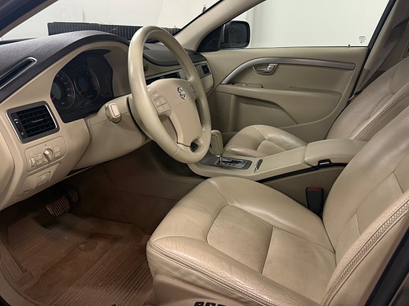 Volvo XC70 5 of 15